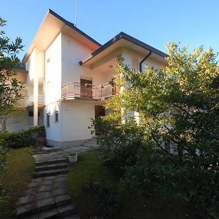 Villa Azalea Lignano Sabbiadoro Exterior foto