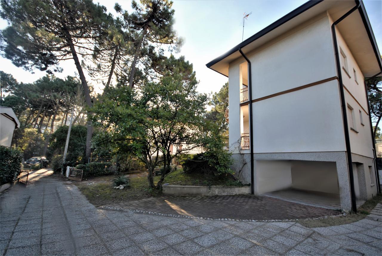 Villa Azalea Lignano Sabbiadoro Exterior foto